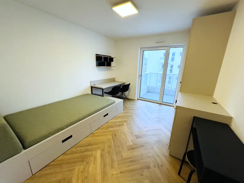 Moderne großzügiges möbliertes Studio Apartment, mit EBK und Balkon zum Innenhof! — photo 1